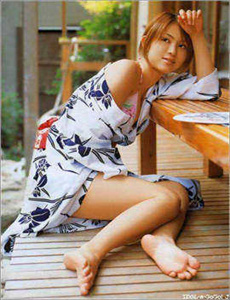 三个美妇用嘴服侍